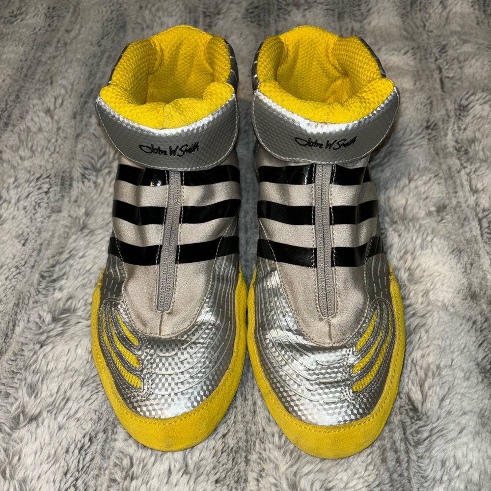 Sz9 John Smith AdiStrikes 🕷️💛 (2006)
